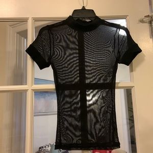 Mesh black short sleeve shirt with cotton collar and sleeve outline